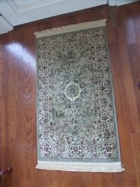  oriental area rug, 7 foot runner, very good condition