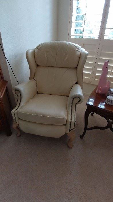 Leather wingback recliner