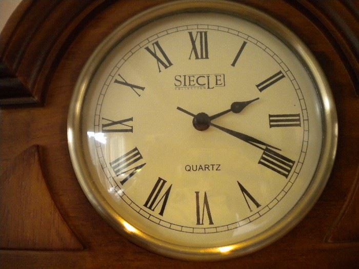 Siecle Quartz mantel clock