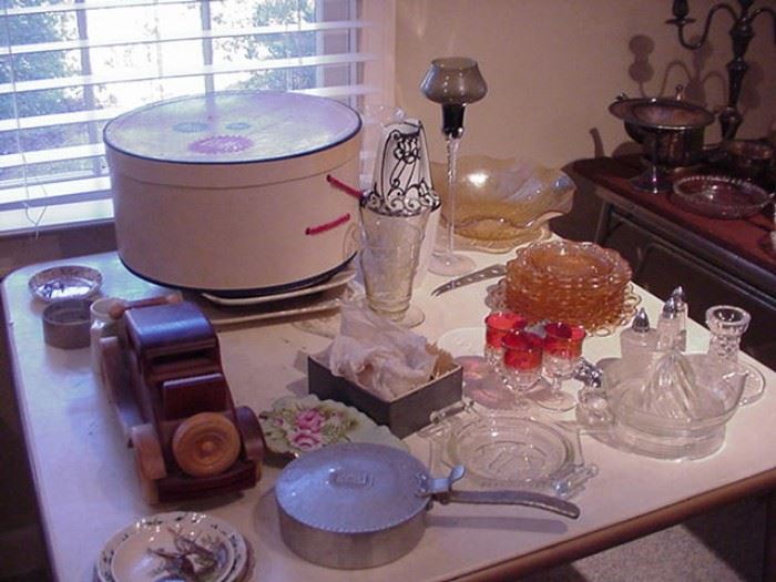 Collectible glass and ceramics, aluminum and wooden ware