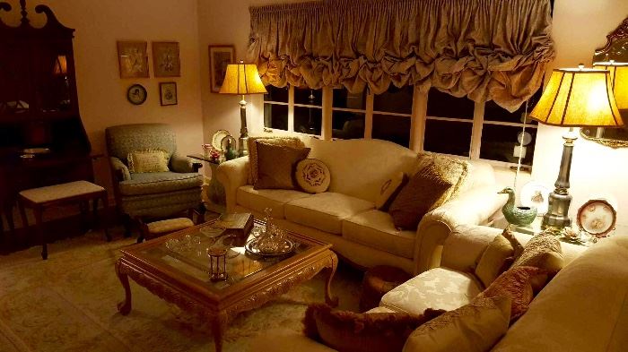 Gorgeous, Pristine Ivory Damask Sofa and Love Seat with coordinating coffee table