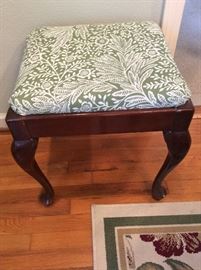 Queen Ann style small bench