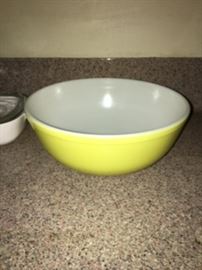 Vintage Pyrex mixing bowl