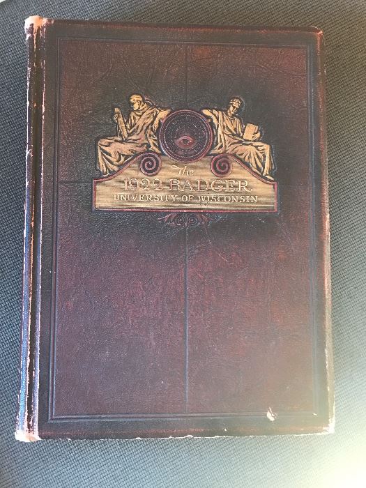 1922 Wisconsin Badgers Yearbook! In really great shape ! 