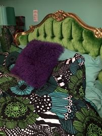 Another closeup of this bed. Why? Because I adore it and can't stop taking pictures of it!!