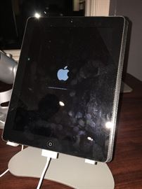 iPad 3rd gen- works fine - 64 GB with WiFi and Cellular