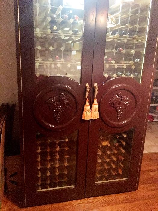 Vinotemp Wine Cabinet. *wine not included