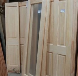 6 assorted pine doors