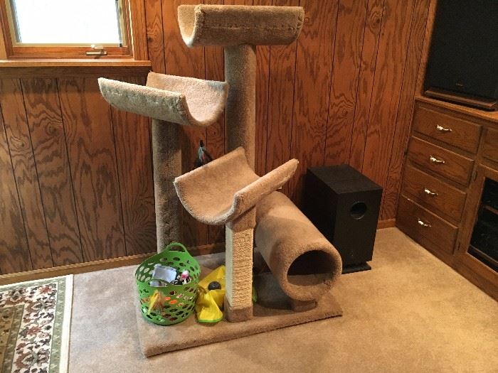 cat play stand