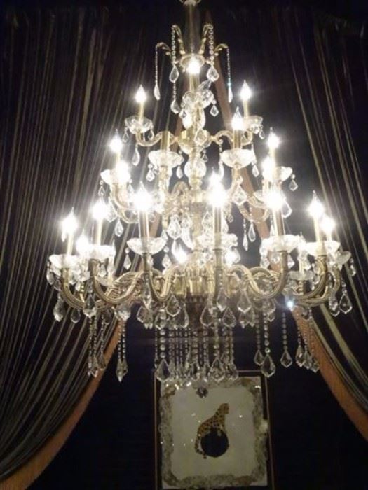 SPECTACULAR CRYSTAL CHANDELIER, GOLD FINISH METAL BASE, CRYSTAL DROPS AND CUPS, WITH EXTRA CRYSTALS