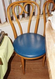 Set of 6 bentwood dining chairs.