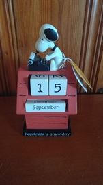 Snoopy calendar, figurine