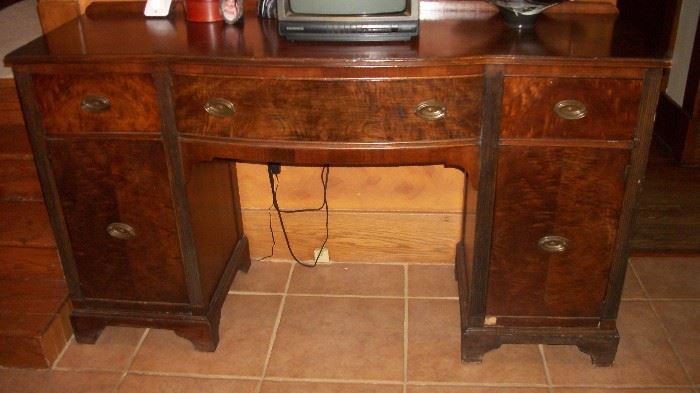 console table/cabinet