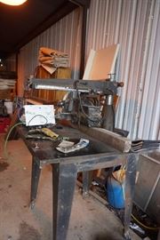Radial arm saw