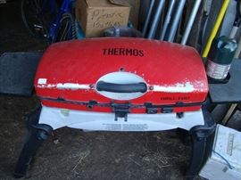 Thermos fold up grill