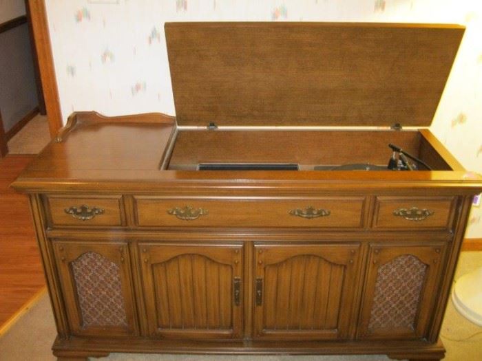 Magnavox Stereo Cabinet