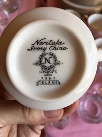 Noritake Ivory China, setting for 6.  Eligible for pre-sale.  Make offer.