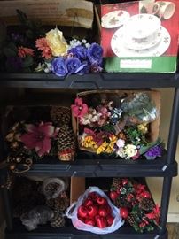 Christmas for 8 Dinnerware. Florals, pinecones, ornaments and more!!