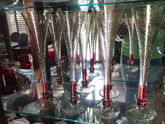 Beautiful art glass flutes with highlights in gold and red 