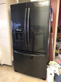 Refrigerator, Kenmore Elite, French door with bottom freezer with ice maker