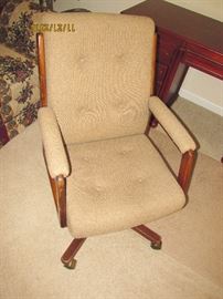 VINTAGE CLOTH OFFICE CHAIR