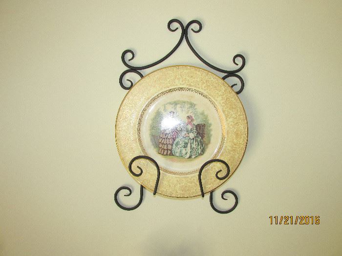 VICTORIAN WALL PLATE WITH STAND HANGER