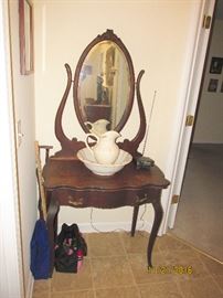ANTIQUE WASH STAND WITH MIRROR
