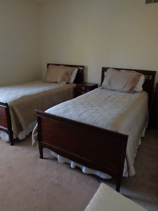 2 Twin Mahogany Beds & Linens