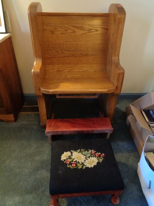 Single Pew with Kneeler, (No foot stool)