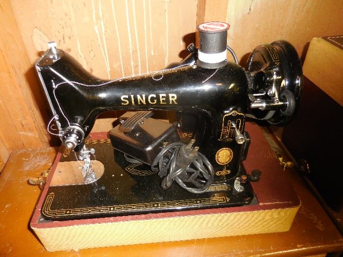 Vintage Singer Sewing Portable Machine.Cover