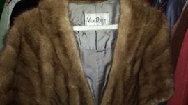 Vintage Van Dyke fur stoll