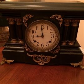 Mantel clock