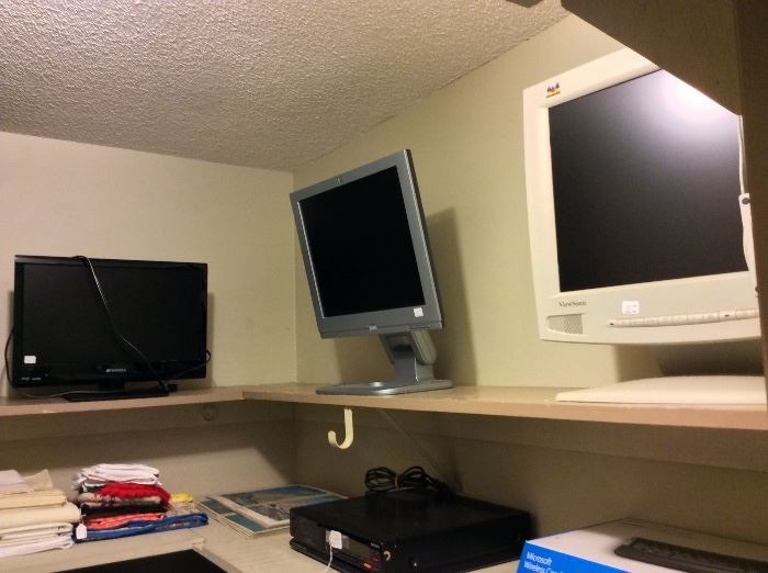 Electronics. Flat screen monitors. 