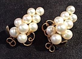 Gold and Pearl earrings