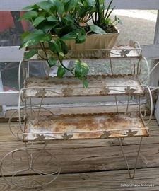 Metal planter
