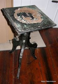 Great olf primitive antique table