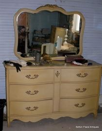 Bassett Furniture vintage Dresser/Mirror
