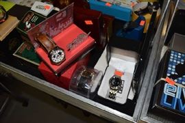 Mickey, Pluto, Taz, Minnie, Elvis, Hundreds of watches