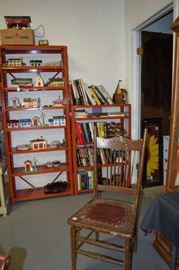 Books. Lionel Trains, Buildings