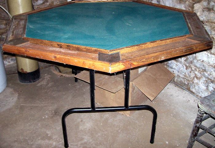 Folding game table