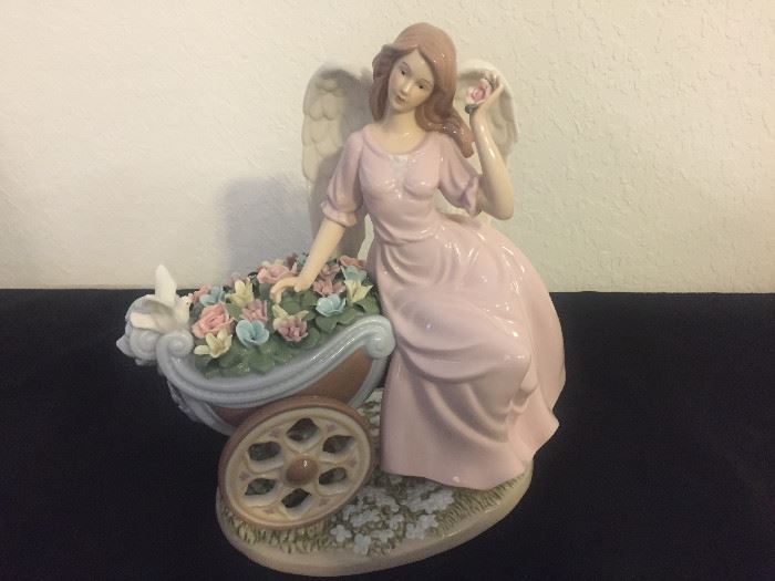 Large 11"x 11" Hand Painted Members Mark Porcelain Angel w/box