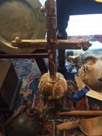 Montpelier French Cross & Orb 16th c