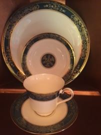 Royal Dalton Carlise 6 place settings