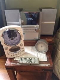 GPX shower compact disc/radio, Panasonic CD/radio/cassette Player