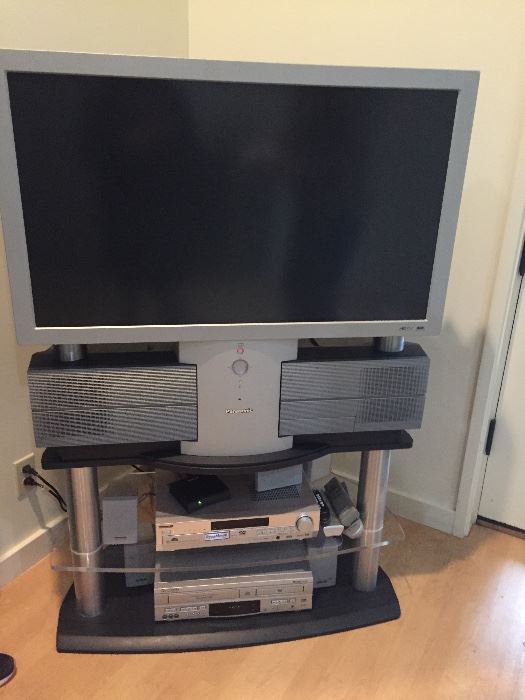 Panasonic television with built in speakers stand and dvd $60