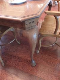 detail of table leg