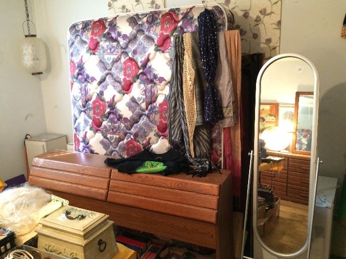 #6 queen flip front head board $25
#7 full mattress set $75
#37 full length mirror silver metal $30
#38 Hanging shell candle holder $30 —