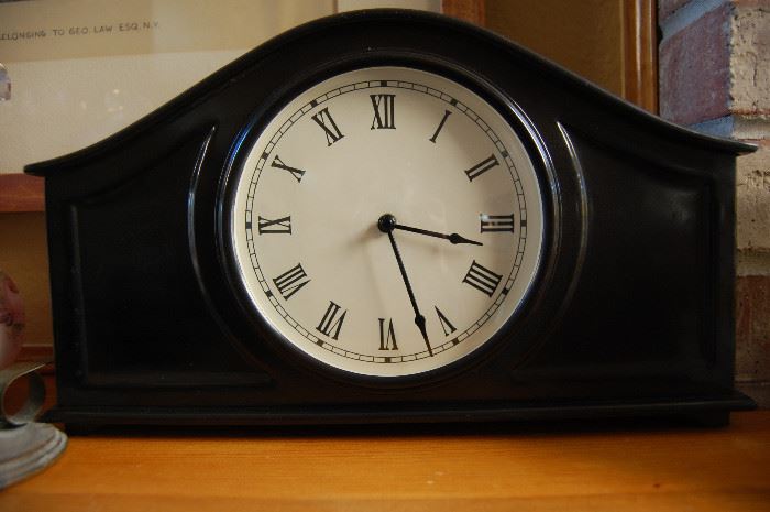 Metal mantle clock