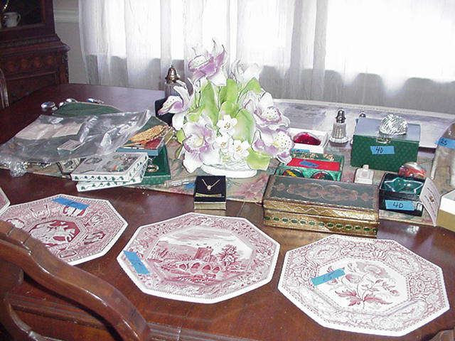 Spode plates; Capoldimonte centerpiece of orchids, Florentine box, collectibles and jewelry