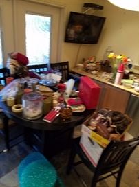 lots of kitchen supplies and decorations, ready for any cooking chore you might want to undertake